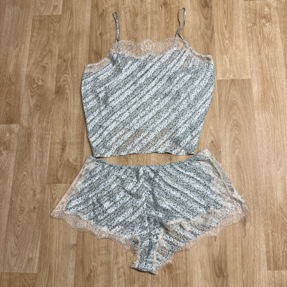 VICTORIA’S SECRET PAJAMAS CAMI & SHORTS SET DAINTY FLORAL LACE SIZE XL SOFT GIRL